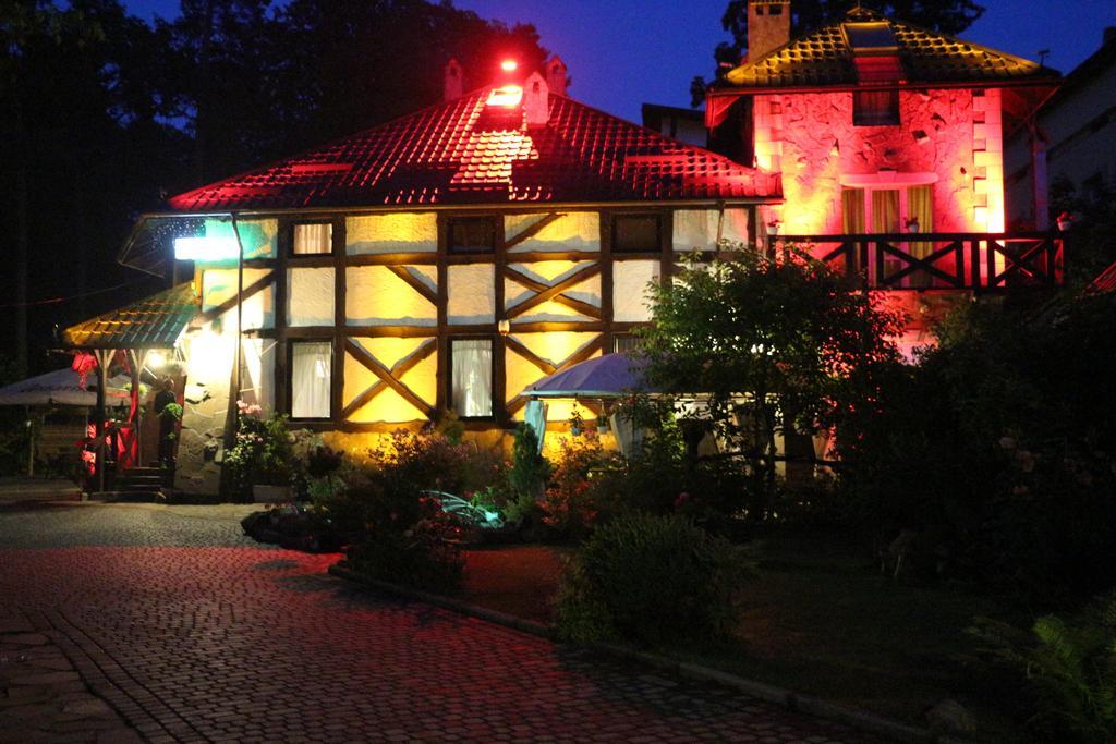 Eco Grill Hotel Restaurant Aquarius Lviv Exterior photo