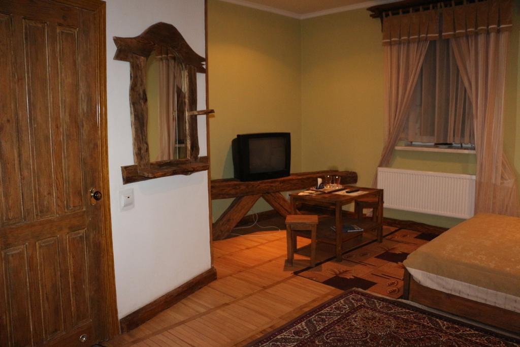 Eco Grill Hotel Restaurant Aquarius Lviv Room photo